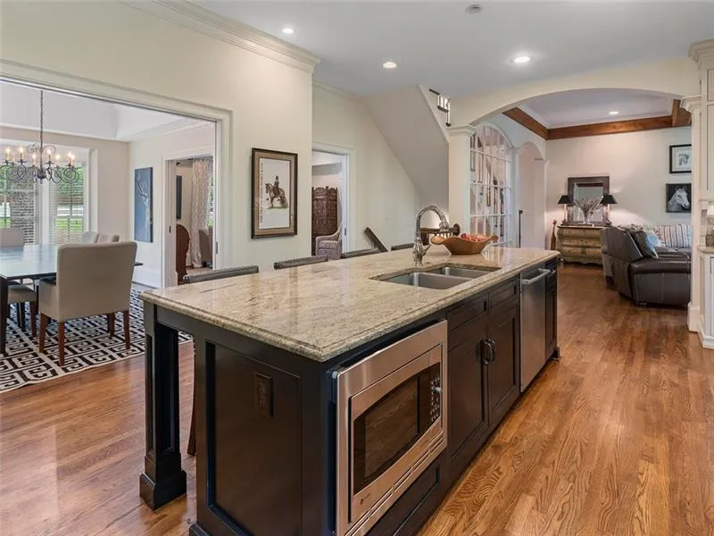 920 Starlight Drive, Sandy Springs, Georgia 30342, 5 Bedrooms Bedrooms, ,4 BathroomsBathrooms,Residential,Sold,920 Starlight Drive,7053119