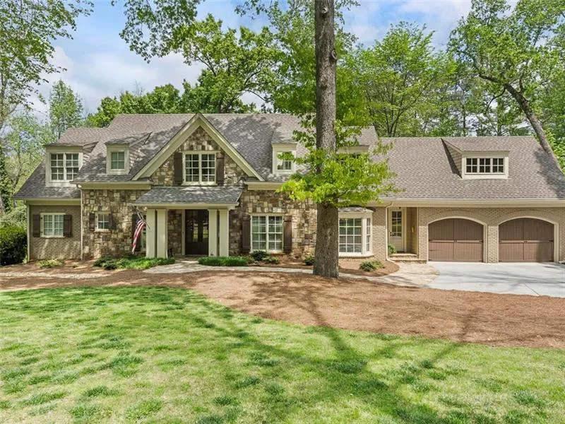 920 Starlight Drive, Sandy Springs, Georgia 30342, 5 Bedrooms Bedrooms, ,4 BathroomsBathrooms,Residential,Sold,920 Starlight Drive,7053119