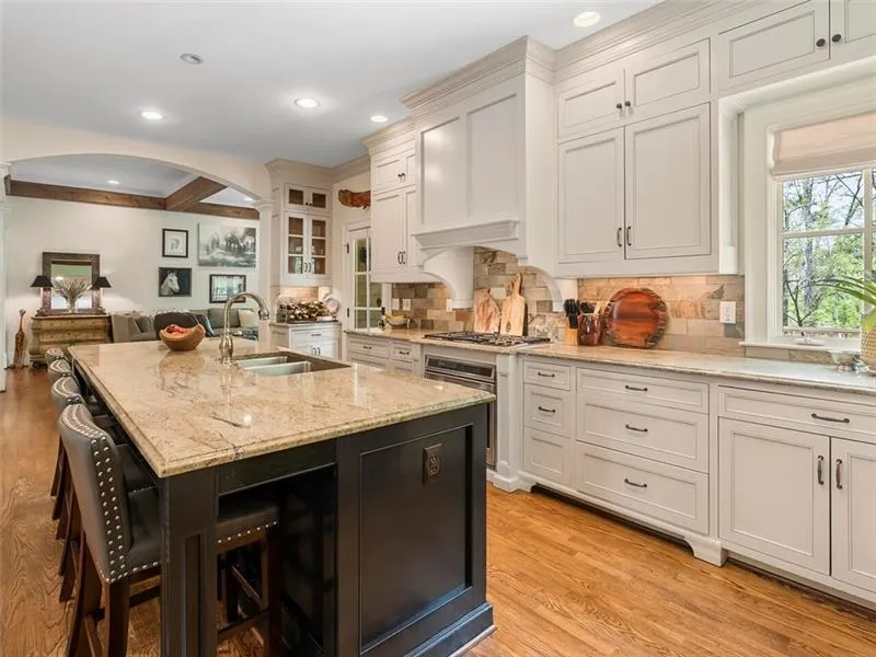 920 Starlight Drive, Sandy Springs, Georgia 30342, 5 Bedrooms Bedrooms, ,4 BathroomsBathrooms,Residential,Sold,920 Starlight Drive,7053119