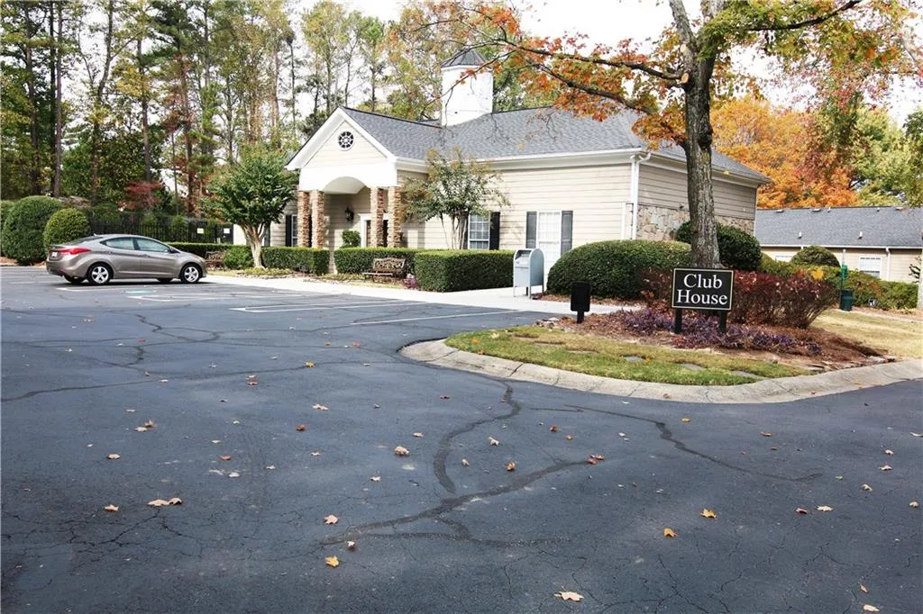 1302 Brighton Point Unit 1302, Sandy Springs, Georgia 30328, 3 Bedrooms Bedrooms, ,2 BathroomsBathrooms,Residential,Sold,1302 Brighton Point Unit 1302,5772744