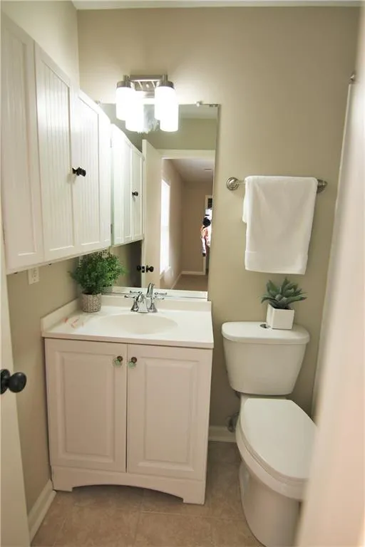 1302 Brighton Point Unit 1302, Sandy Springs, Georgia 30328, 3 Bedrooms Bedrooms, ,2 BathroomsBathrooms,Residential,Sold,1302 Brighton Point Unit 1302,5772744