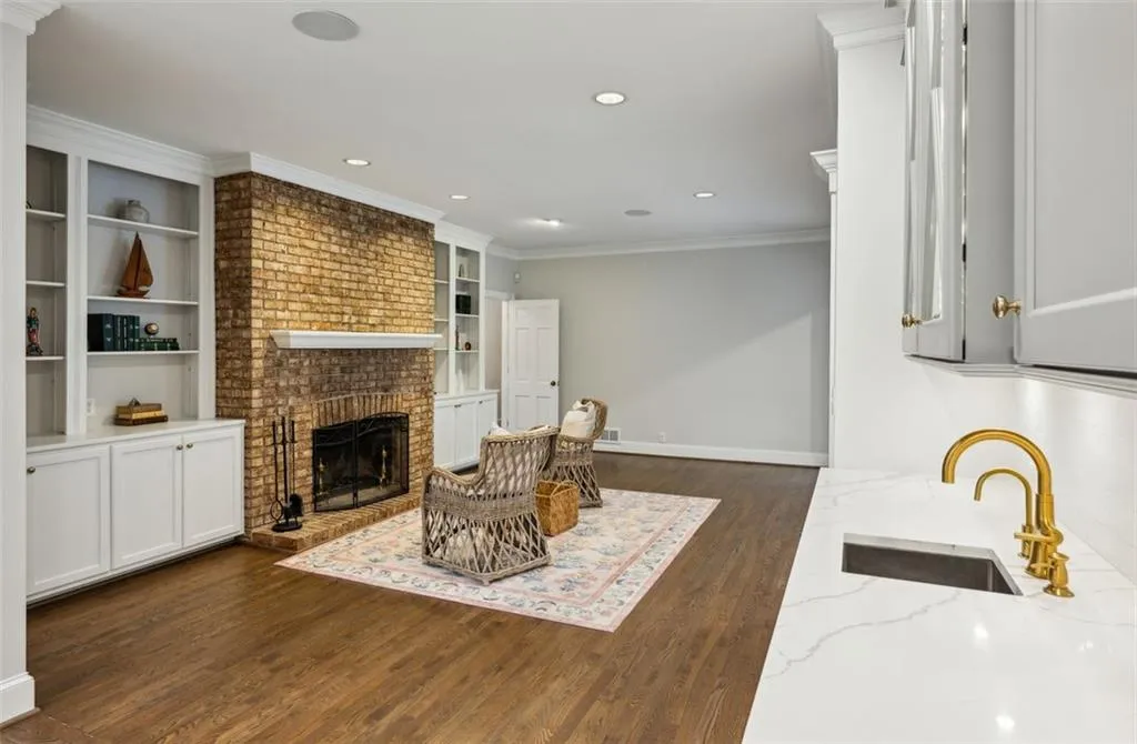 8925 Huntcliff Lake Court, Atlanta, Georgia 30350, 5 Bedrooms Bedrooms, ,3 BathroomsBathrooms,Residential,Sold,8925 Huntcliff Lake Court,7559981