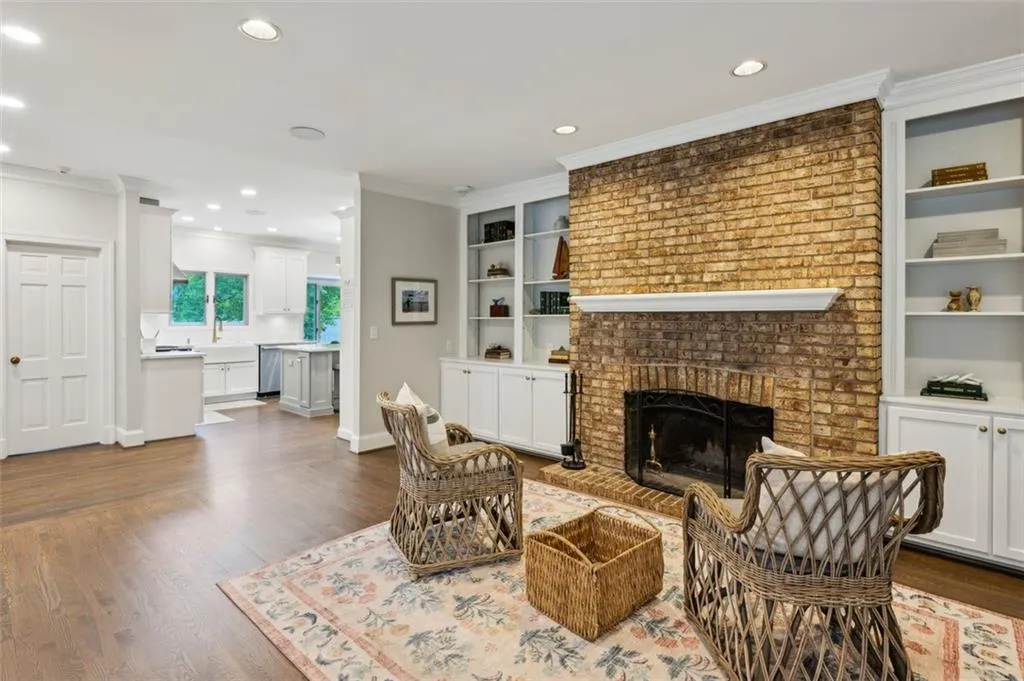 8925 Huntcliff Lake Court, Atlanta, Georgia 30350, 5 Bedrooms Bedrooms, ,3 BathroomsBathrooms,Residential,Sold,8925 Huntcliff Lake Court,7559981