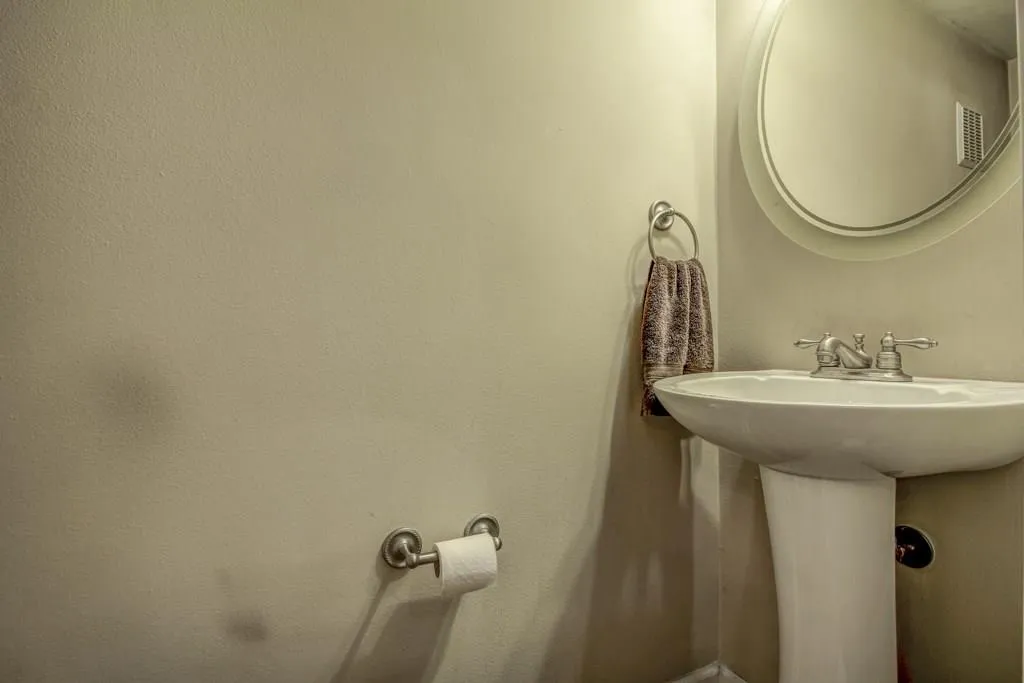 6940 Roswell Road Unit 1d, Atlanta, Georgia 30328, 2 Bedrooms Bedrooms, ,1 BathroomBathrooms,Residential,Sold,6940 Roswell Road Unit 1d,5560042