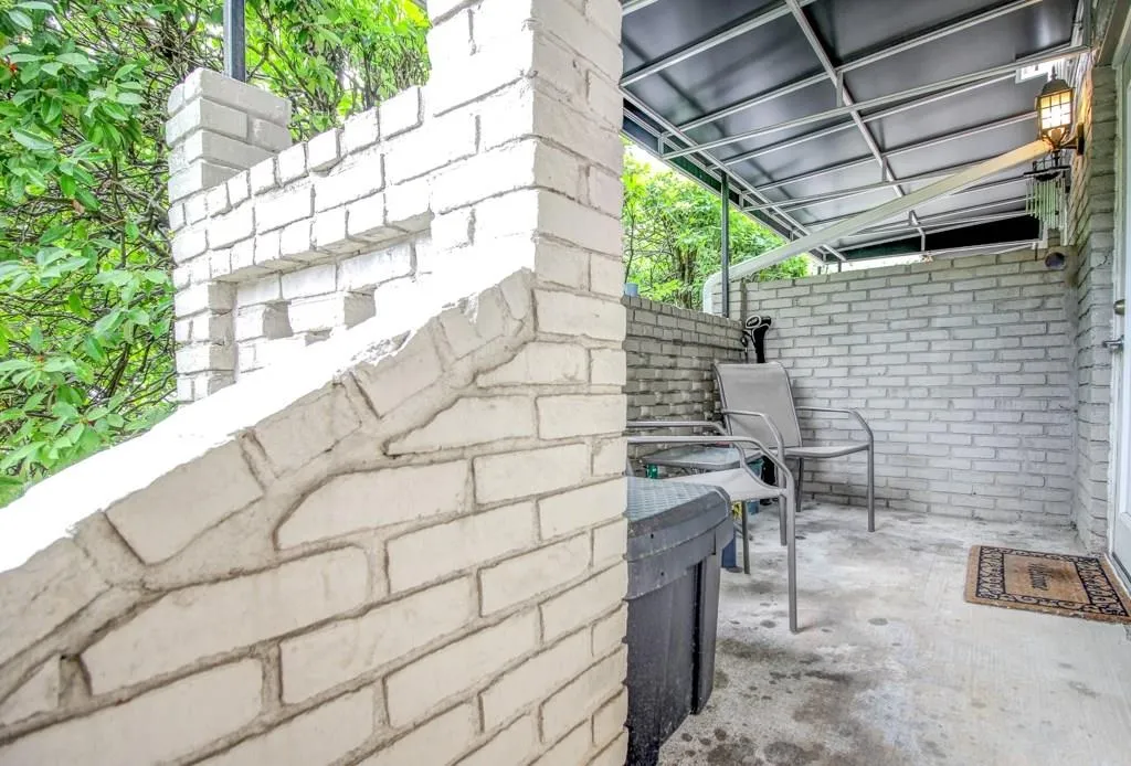 6940 Roswell Road Unit 1d, Atlanta, Georgia 30328, 2 Bedrooms Bedrooms, ,1 BathroomBathrooms,Residential,Sold,6940 Roswell Road Unit 1d,5560042