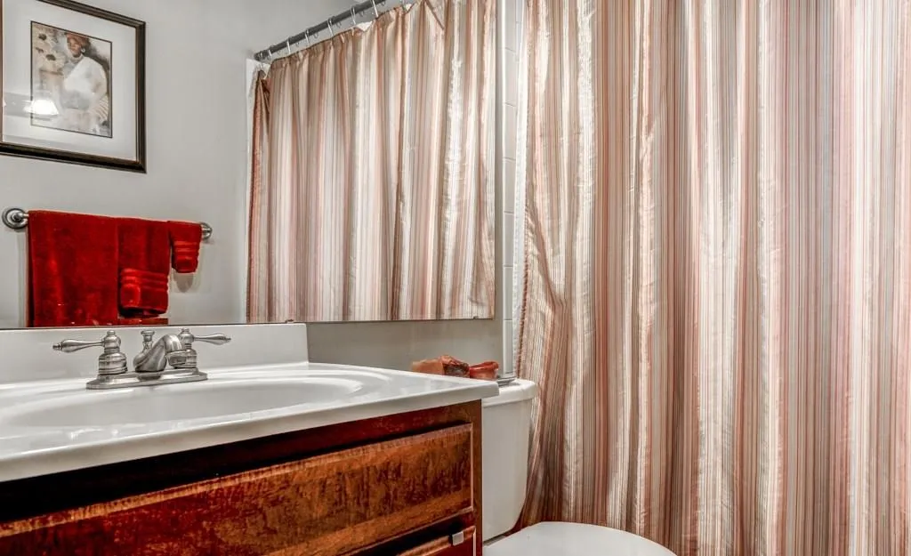 6940 Roswell Road Unit 1d, Atlanta, Georgia 30328, 2 Bedrooms Bedrooms, ,1 BathroomBathrooms,Residential,Sold,6940 Roswell Road Unit 1d,5560042