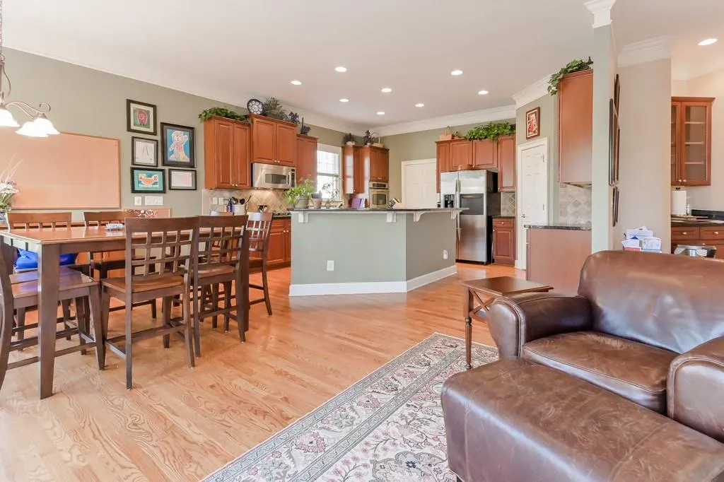 710 Trowgate Court, Sandy Springs, Georgia 30350, 5 Bedrooms Bedrooms, ,4 BathroomsBathrooms,Residential,Sold,710 Trowgate Court,6515042