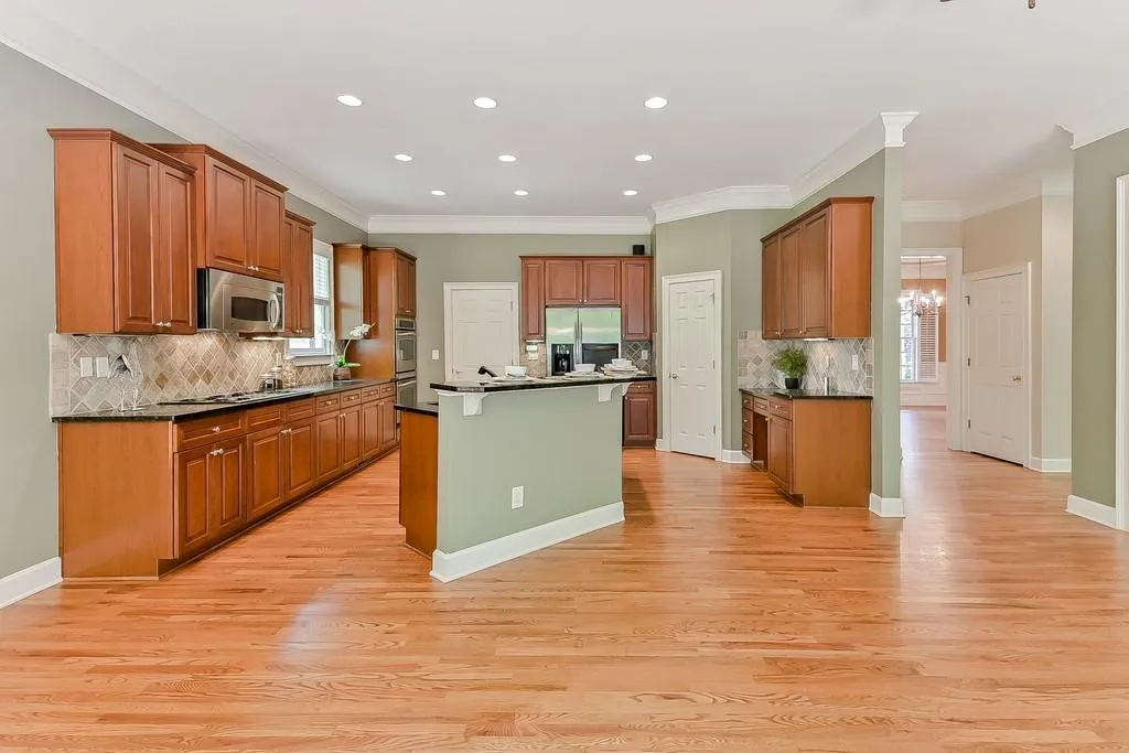 710 Trowgate Court, Sandy Springs, Georgia 30350, 5 Bedrooms Bedrooms, ,4 BathroomsBathrooms,Residential,Sold,710 Trowgate Court,6515042