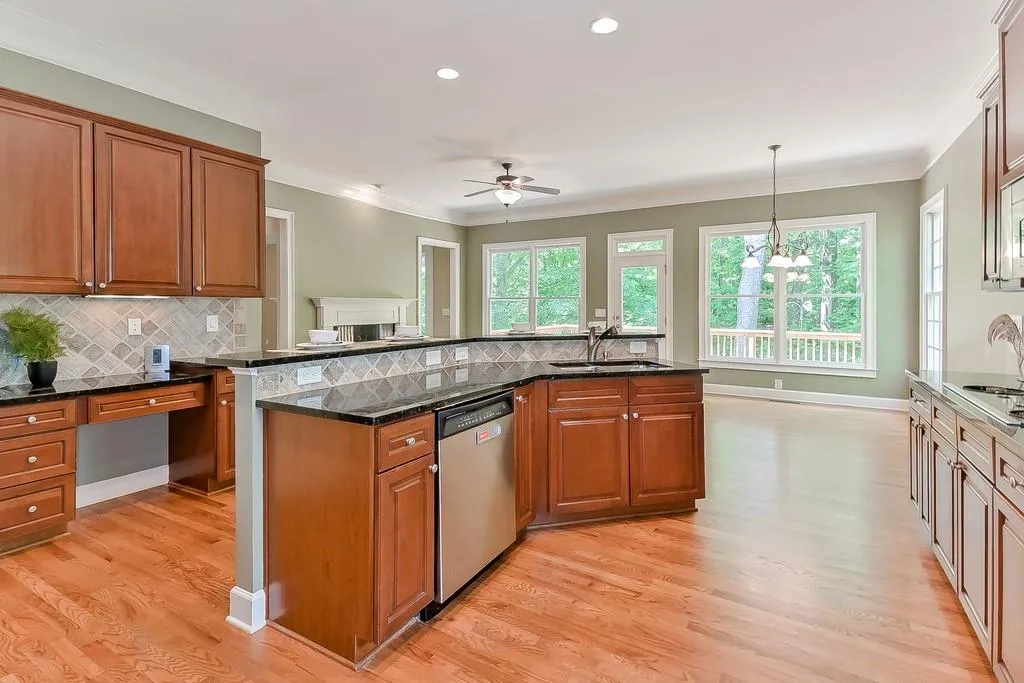 710 Trowgate Court, Sandy Springs, Georgia 30350, 5 Bedrooms Bedrooms, ,4 BathroomsBathrooms,Residential,Sold,710 Trowgate Court,6515042