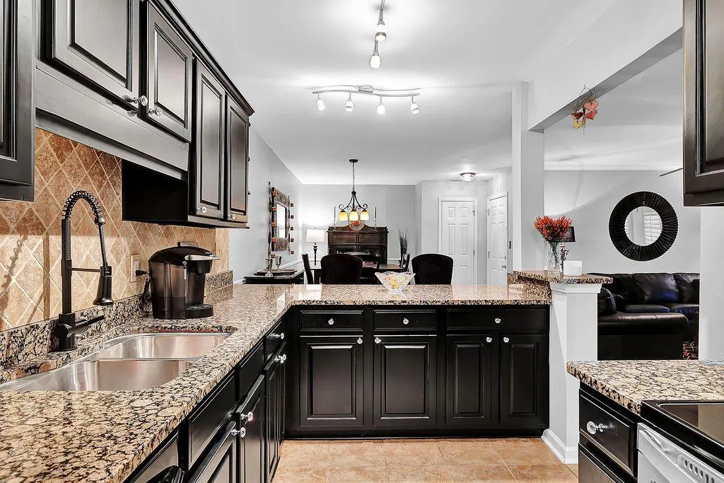 501 Brighton Point Unit 501, Atlanta, Georgia 30328, 3 Bedrooms Bedrooms, ,2 BathroomsBathrooms,Residential,Sold,501 Brighton Point Unit 501,6974758
