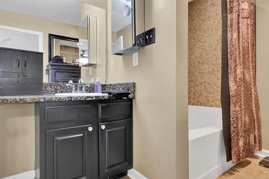 501 Brighton Point Unit 501, Atlanta, Georgia 30328, 3 Bedrooms Bedrooms, ,2 BathroomsBathrooms,Residential,Sold,501 Brighton Point Unit 501,6974758