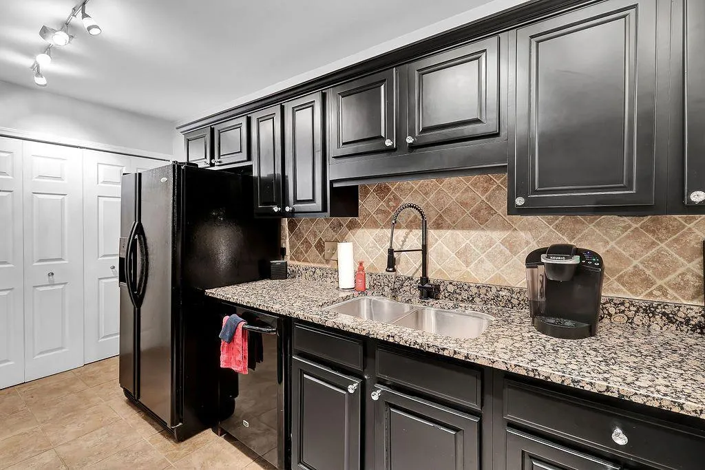 501 Brighton Point Unit 501, Atlanta, Georgia 30328, 3 Bedrooms Bedrooms, ,2 BathroomsBathrooms,Residential,Sold,501 Brighton Point Unit 501,6974758