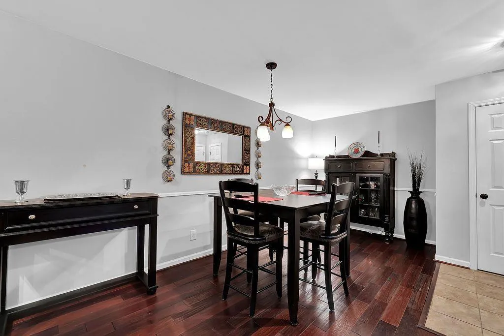 501 Brighton Point Unit 501, Atlanta, Georgia 30328, 3 Bedrooms Bedrooms, ,2 BathroomsBathrooms,Residential,Sold,501 Brighton Point Unit 501,6974758