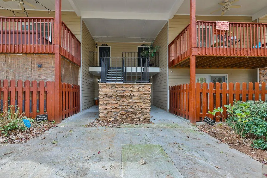 501 Brighton Point Unit 501, Atlanta, Georgia 30328, 3 Bedrooms Bedrooms, ,2 BathroomsBathrooms,Residential,Sold,501 Brighton Point Unit 501,6974758
