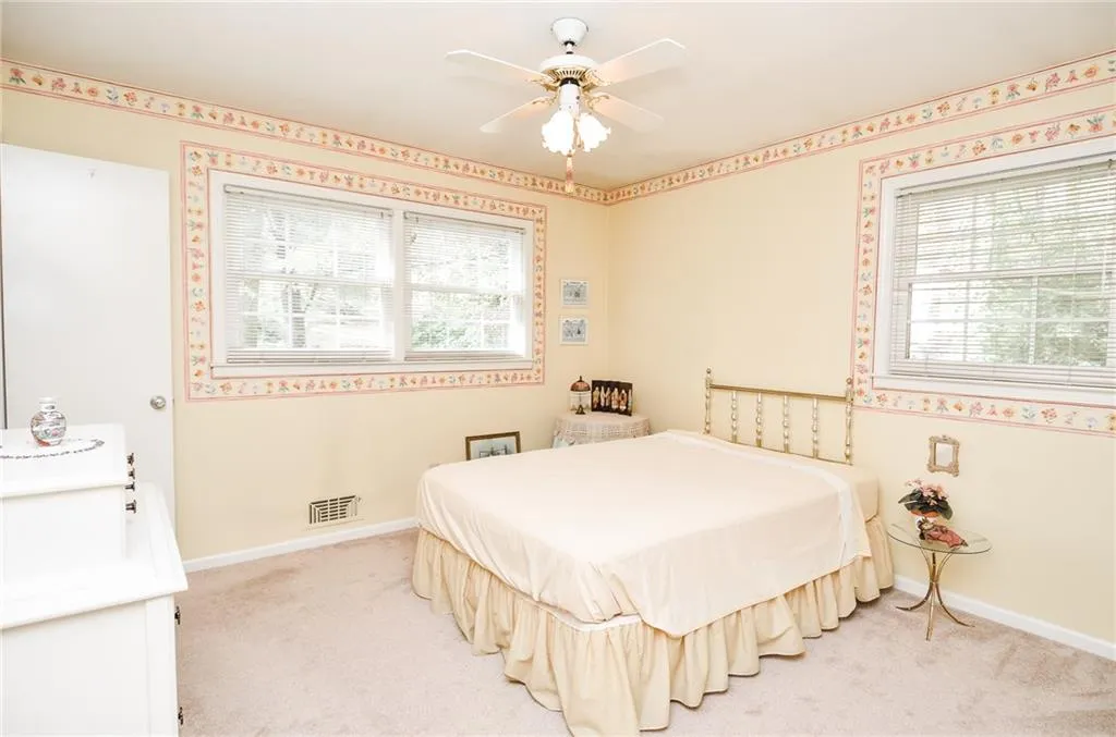 195 N Springs Court, Sandy Springs, Georgia 30328, 3 Bedrooms Bedrooms, ,2 BathroomsBathrooms,Residential,Sold,195 N Springs Court,7138143