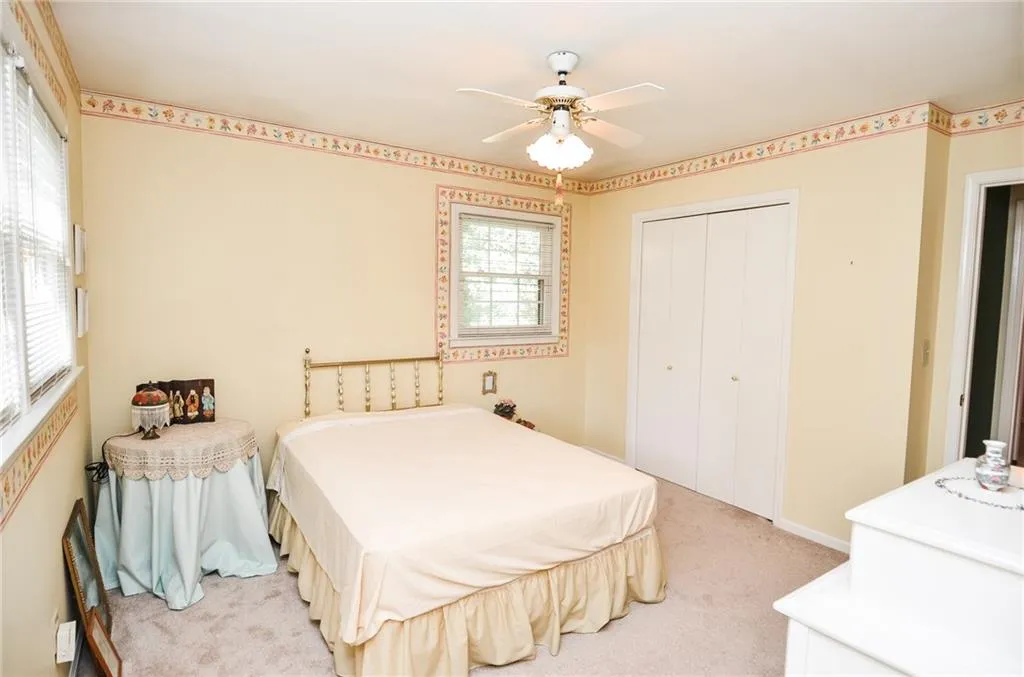 195 N Springs Court, Sandy Springs, Georgia 30328, 3 Bedrooms Bedrooms, ,2 BathroomsBathrooms,Residential,Sold,195 N Springs Court,7138143
