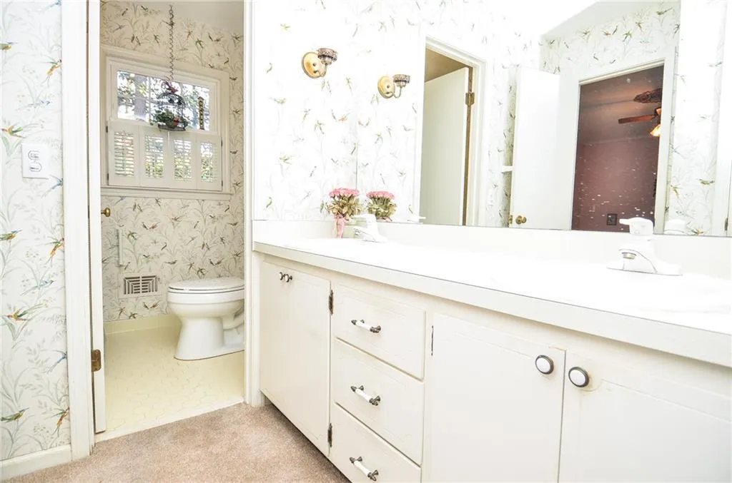 195 N Springs Court, Sandy Springs, Georgia 30328, 3 Bedrooms Bedrooms, ,2 BathroomsBathrooms,Residential,Sold,195 N Springs Court,7138143