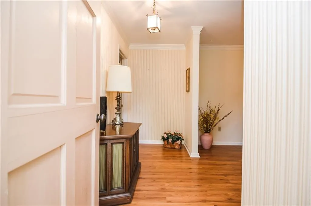 195 N Springs Court, Sandy Springs, Georgia 30328, 3 Bedrooms Bedrooms, ,2 BathroomsBathrooms,Residential,Sold,195 N Springs Court,7138143