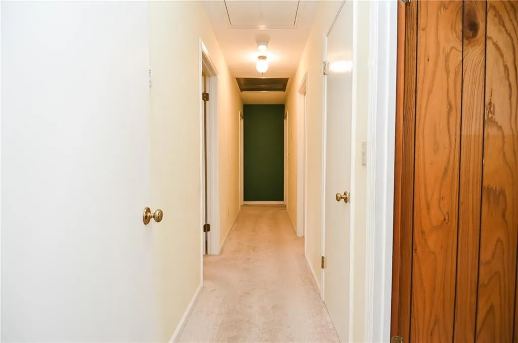 195 N Springs Court, Sandy Springs, Georgia 30328, 3 Bedrooms Bedrooms, ,2 BathroomsBathrooms,Residential,Sold,195 N Springs Court,7138143