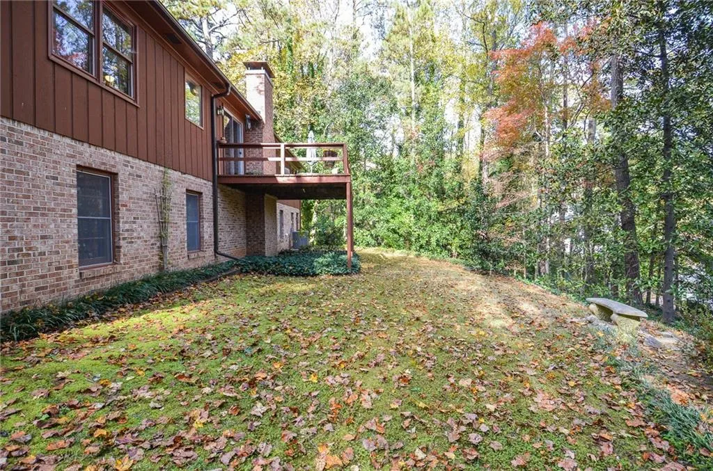 195 N Springs Court, Sandy Springs, Georgia 30328, 3 Bedrooms Bedrooms, ,2 BathroomsBathrooms,Residential,Sold,195 N Springs Court,7138143