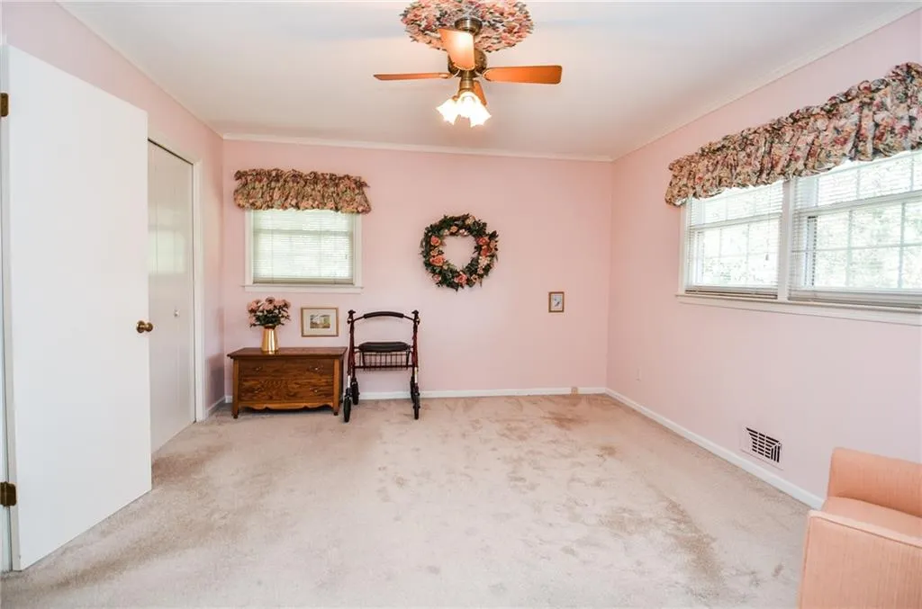 195 N Springs Court, Sandy Springs, Georgia 30328, 3 Bedrooms Bedrooms, ,2 BathroomsBathrooms,Residential,Sold,195 N Springs Court,7138143