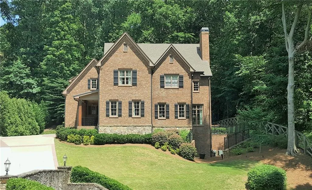 440 Conway Point Drive, Sandy Springs, Georgia 30327, 4 Bedrooms Bedrooms, ,5 BathroomsBathrooms,Residential,Sold,440 Conway Point Drive,5705404