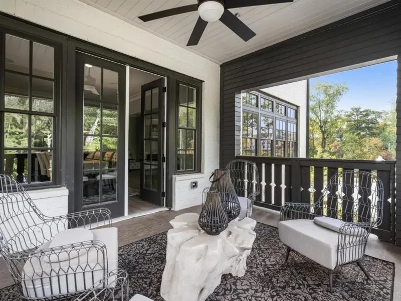 6621 Aria Boulevard Unit 117, Sandy Springs, Georgia 30328, 4 Bedrooms Bedrooms, ,3 BathroomsBathrooms,Residential,Sold,6621 Aria Boulevard Unit 117,6644609
