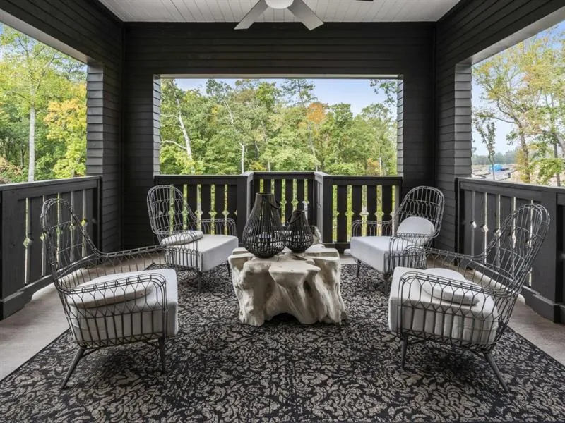 6621 Aria Boulevard Unit 117, Sandy Springs, Georgia 30328, 4 Bedrooms Bedrooms, ,3 BathroomsBathrooms,Residential,Sold,6621 Aria Boulevard Unit 117,6644609