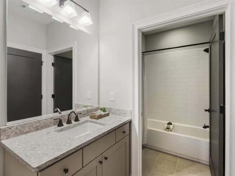 6621 Aria Boulevard Unit 117, Sandy Springs, Georgia 30328, 4 Bedrooms Bedrooms, ,3 BathroomsBathrooms,Residential,Sold,6621 Aria Boulevard Unit 117,6644609