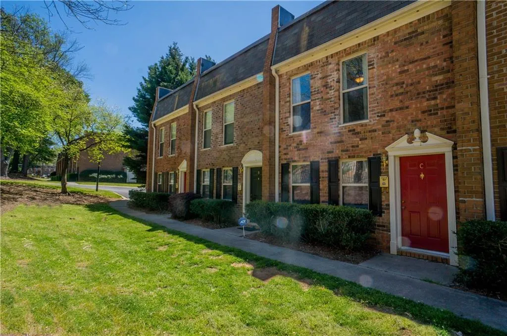 235 Winding River Drive Unit C, Atlanta, Georgia 30350, 2 Bedrooms Bedrooms, ,1 BathroomBathrooms,Residential,Sold,235 Winding River Drive Unit C,5672960