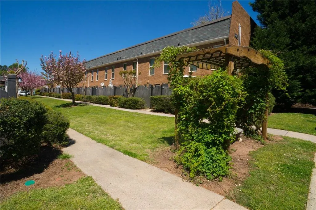 235 Winding River Drive Unit C, Atlanta, Georgia 30350, 2 Bedrooms Bedrooms, ,1 BathroomBathrooms,Residential,Sold,235 Winding River Drive Unit C,5672960