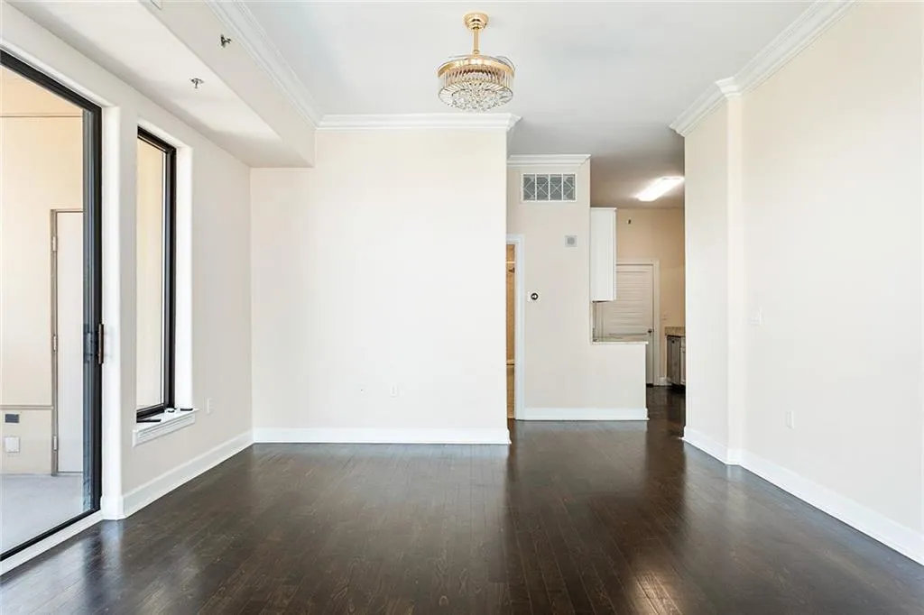 3445 Stratford Road Ne Unit 3403, Atlanta, Georgia 30326, 1 Bedroom Bedrooms, ,1 BathroomBathrooms,Residential,For Sale,3445 Stratford Road Ne Unit 3403,7603636