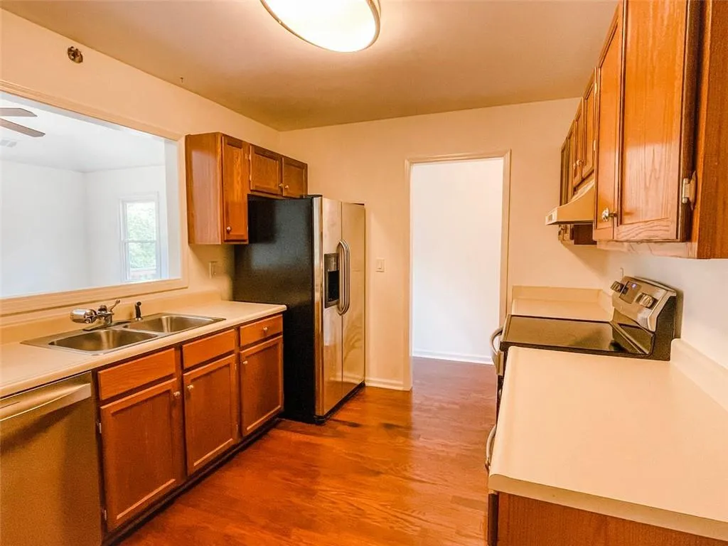 665 Corbin Lake Court, Atlanta, Georgia 30350, 3 Bedrooms Bedrooms, ,2 BathroomsBathrooms,Residential,Sold,665 Corbin Lake Court,7043342