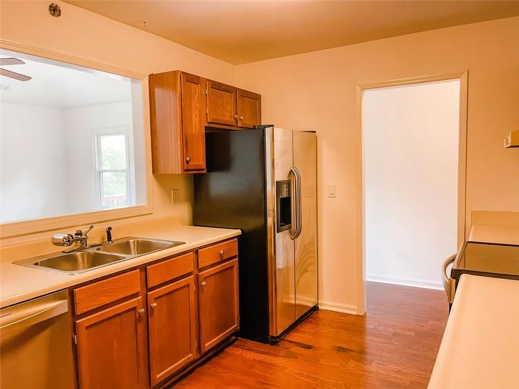 665 Corbin Lake Court, Atlanta, Georgia 30350, 3 Bedrooms Bedrooms, ,2 BathroomsBathrooms,Residential,Sold,665 Corbin Lake Court,7043342