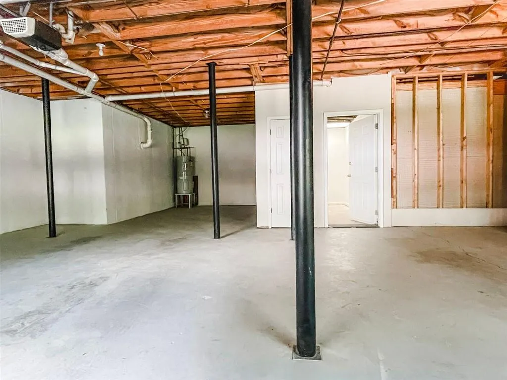 665 Corbin Lake Court, Atlanta, Georgia 30350, 3 Bedrooms Bedrooms, ,2 BathroomsBathrooms,Residential,Sold,665 Corbin Lake Court,7043342