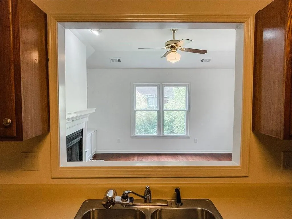 665 Corbin Lake Court, Atlanta, Georgia 30350, 3 Bedrooms Bedrooms, ,2 BathroomsBathrooms,Residential,Sold,665 Corbin Lake Court,7043342