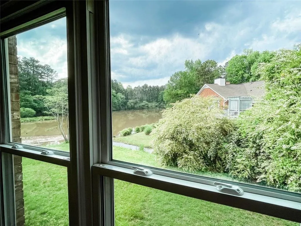 665 Corbin Lake Court, Atlanta, Georgia 30350, 3 Bedrooms Bedrooms, ,2 BathroomsBathrooms,Residential,Sold,665 Corbin Lake Court,7043342