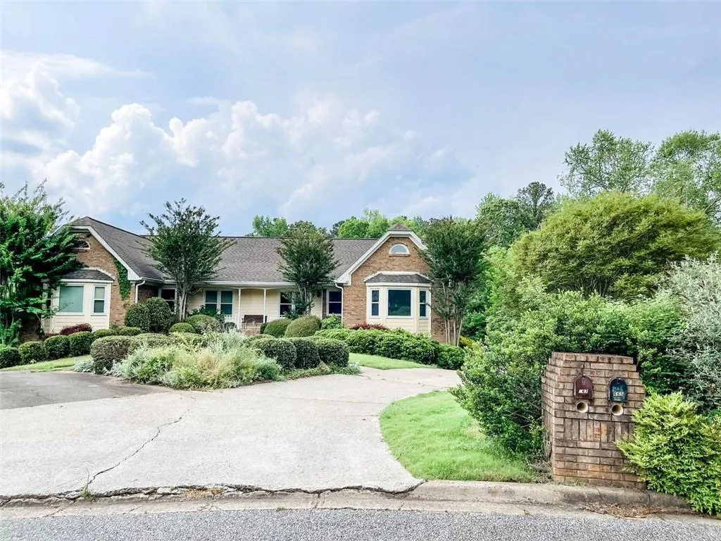 665 Corbin Lake Court, Atlanta, Georgia 30350, 3 Bedrooms Bedrooms, ,2 BathroomsBathrooms,Residential,Sold,665 Corbin Lake Court,7043342