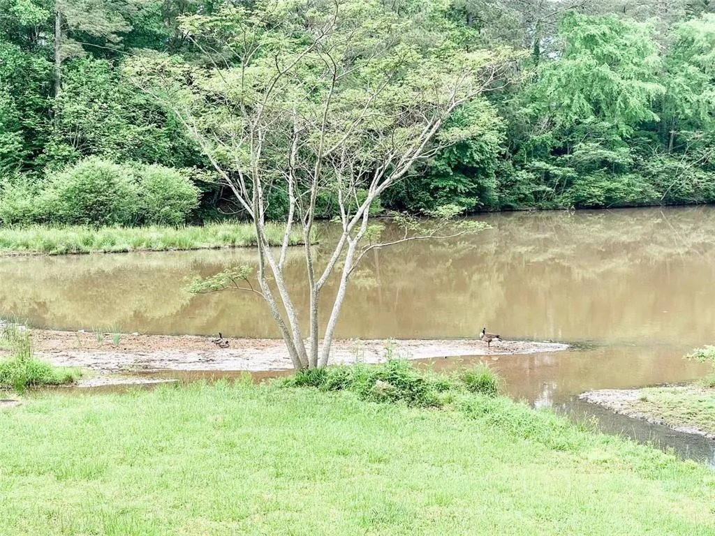 665 Corbin Lake Court, Atlanta, Georgia 30350, 3 Bedrooms Bedrooms, ,2 BathroomsBathrooms,Residential,Sold,665 Corbin Lake Court,7043342