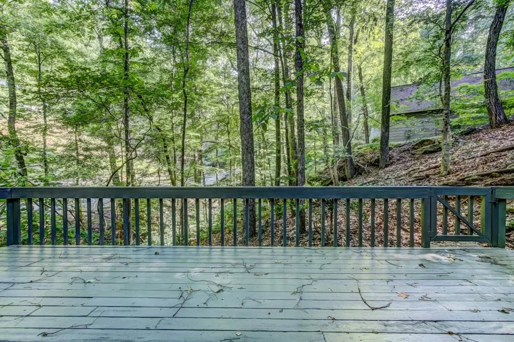 7127 Riverside Drive, Atlanta, Georgia 30328, 5 Bedrooms Bedrooms, ,3 BathroomsBathrooms,Residential,Sold,7127 Riverside Drive,5847432