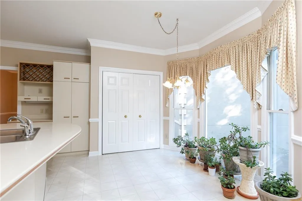 44 Ridgemere Trace, Sandy Springs, Georgia 30328, 3 Bedrooms Bedrooms, ,2 BathroomsBathrooms,Residential,Sold,44 Ridgemere Trace,6807046