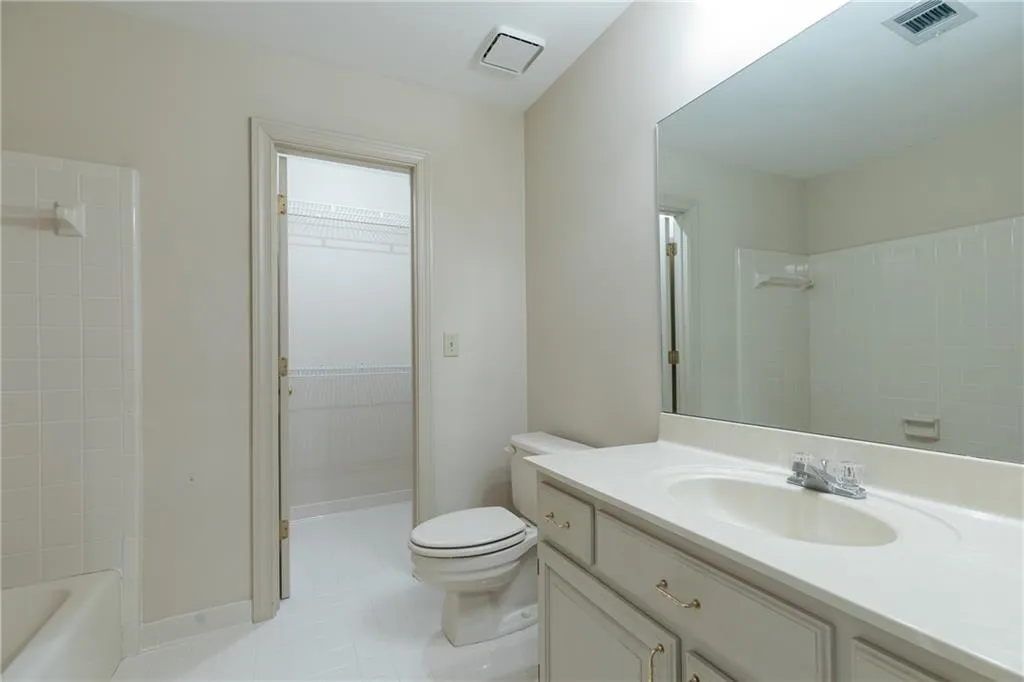 44 Ridgemere Trace, Sandy Springs, Georgia 30328, 3 Bedrooms Bedrooms, ,2 BathroomsBathrooms,Residential,Sold,44 Ridgemere Trace,6807046