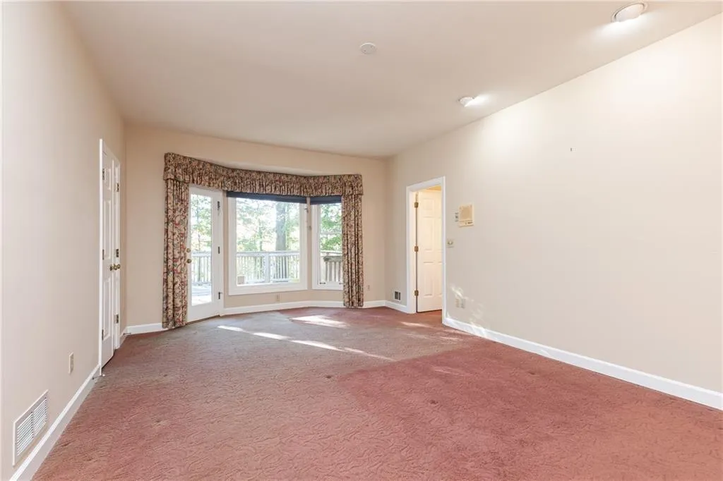 44 Ridgemere Trace, Sandy Springs, Georgia 30328, 3 Bedrooms Bedrooms, ,2 BathroomsBathrooms,Residential,Sold,44 Ridgemere Trace,6807046