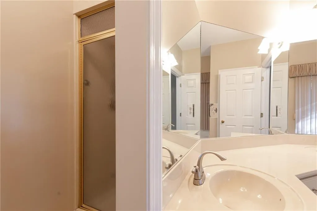 44 Ridgemere Trace, Sandy Springs, Georgia 30328, 3 Bedrooms Bedrooms, ,2 BathroomsBathrooms,Residential,Sold,44 Ridgemere Trace,6807046