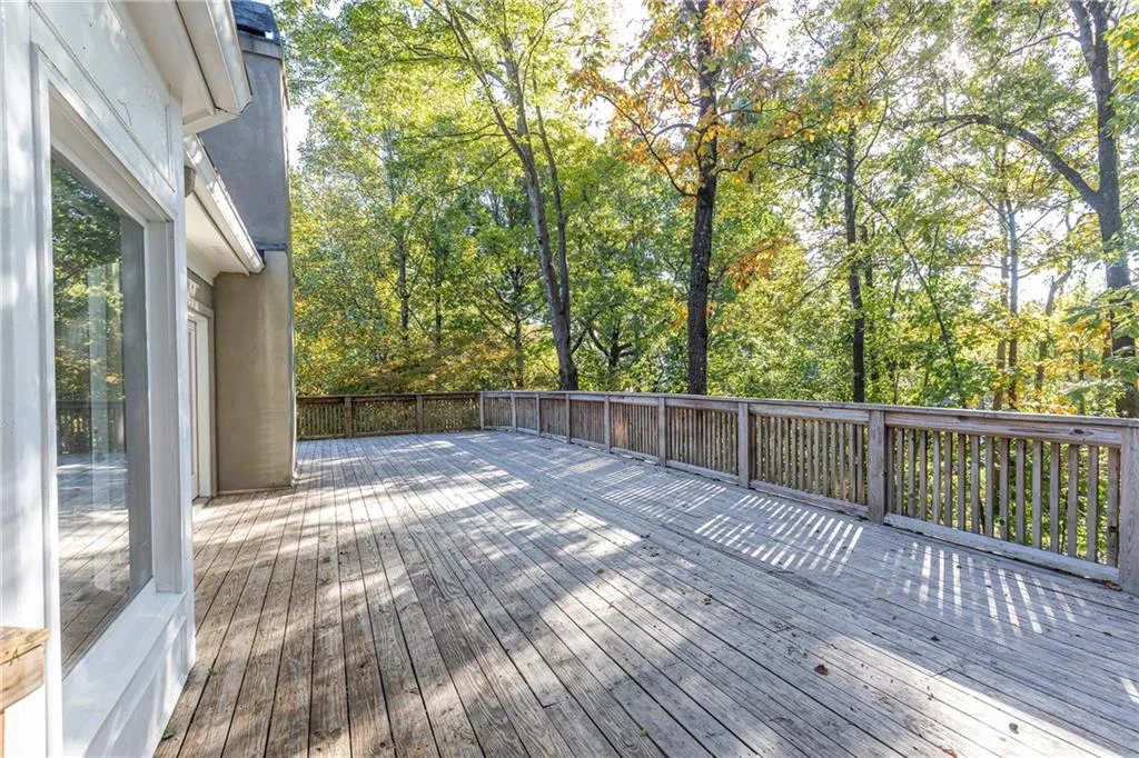 44 Ridgemere Trace, Sandy Springs, Georgia 30328, 3 Bedrooms Bedrooms, ,2 BathroomsBathrooms,Residential,Sold,44 Ridgemere Trace,6807046