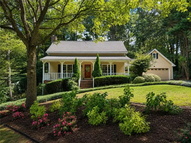1052 Evelyn Lane, Lilburn, Georgia 30047