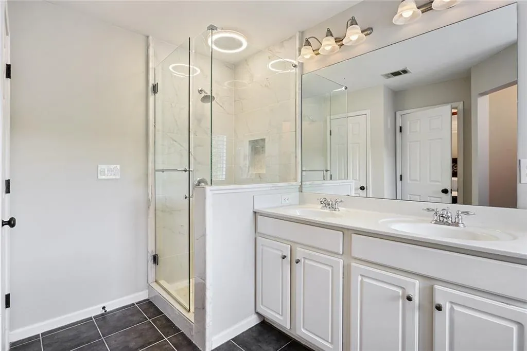 7871 Kiverton Place, Sandy Springs, Georgia 30350, 3 Bedrooms Bedrooms, ,3 BathroomsBathrooms,Residential,Sold,7871 Kiverton Place,6762551