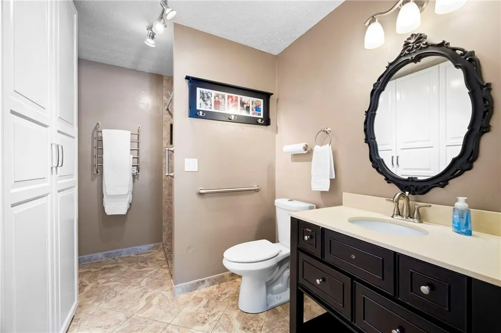 807 Woodcliff Drive, Sandy Springs, Georgia 30350, 2 Bedrooms Bedrooms, ,2 BathroomsBathrooms,Residential,For Sale,807 Woodcliff Drive,7576816