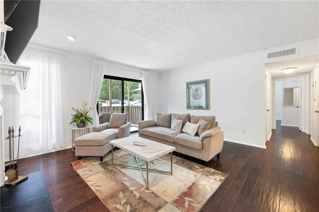 807 Woodcliff Drive, Sandy Springs, Georgia 30350, 2 Bedrooms Bedrooms, ,2 BathroomsBathrooms,Residential,For Sale,807 Woodcliff Drive,7576816