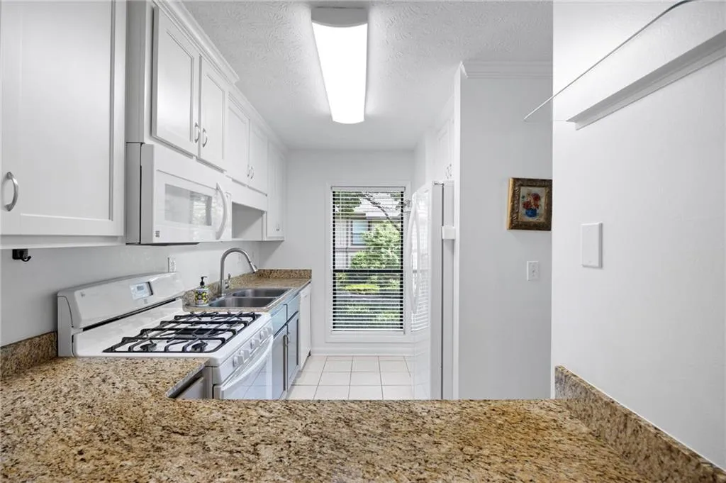 807 Woodcliff Drive, Sandy Springs, Georgia 30350, 2 Bedrooms Bedrooms, ,2 BathroomsBathrooms,Residential,For Sale,807 Woodcliff Drive,7576816